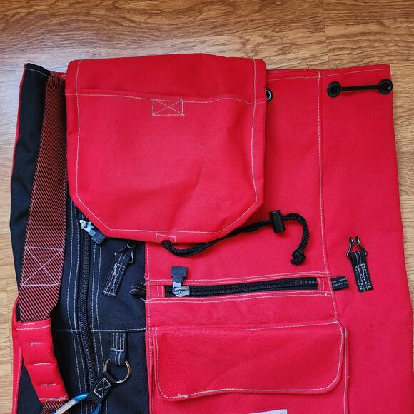 Vintage Marlboro Unlimited Large Red Sling Duffle Bag Cinch Bag Hiking READ - Picture 3 of 15